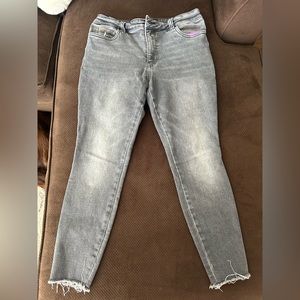 KUT distressed women’s jean size 10p